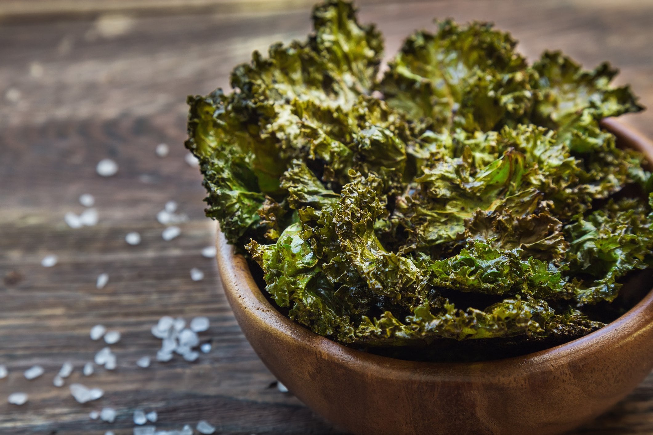 photo of a bowl full of kale chips 